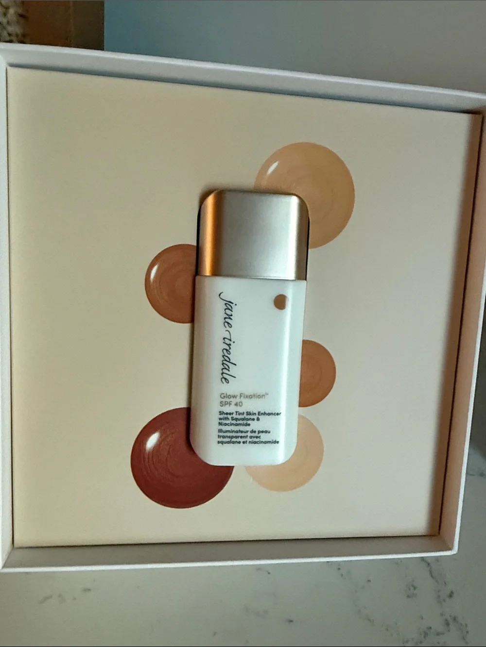 Jane Iredale Glow Fixation SPF 40 Sheer Tint Skin Enhancer Shade light Medium